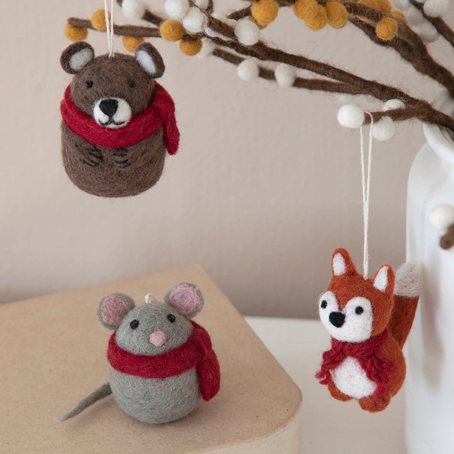 Gry Sif. Filz - Braunbär mit Schal Anhänger