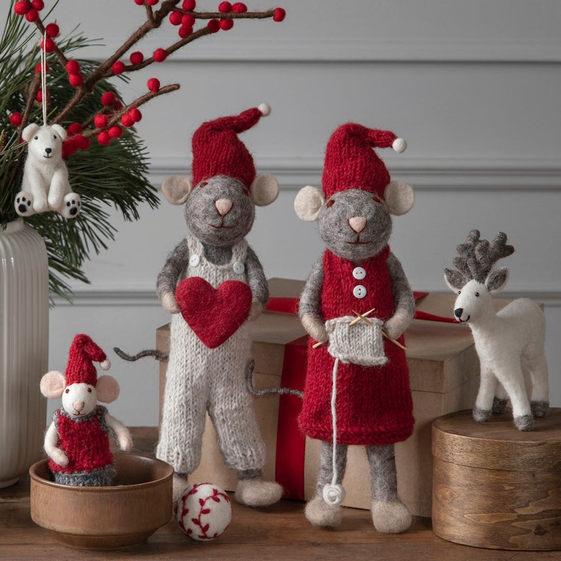 Gry Sif. Filz Weihnachten - Große Weihnachtsmaus mit Hose und Herz