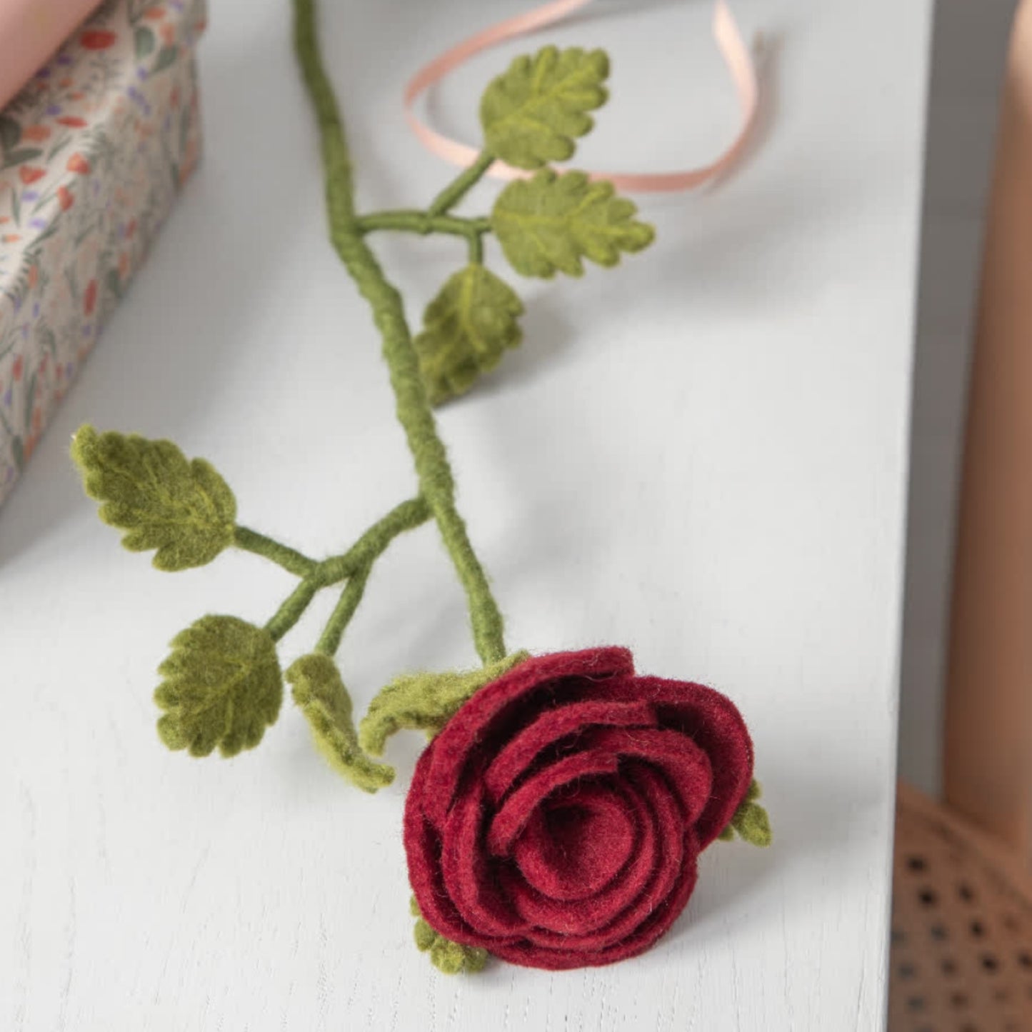 Gry Sif. Filz - lange rote Rose