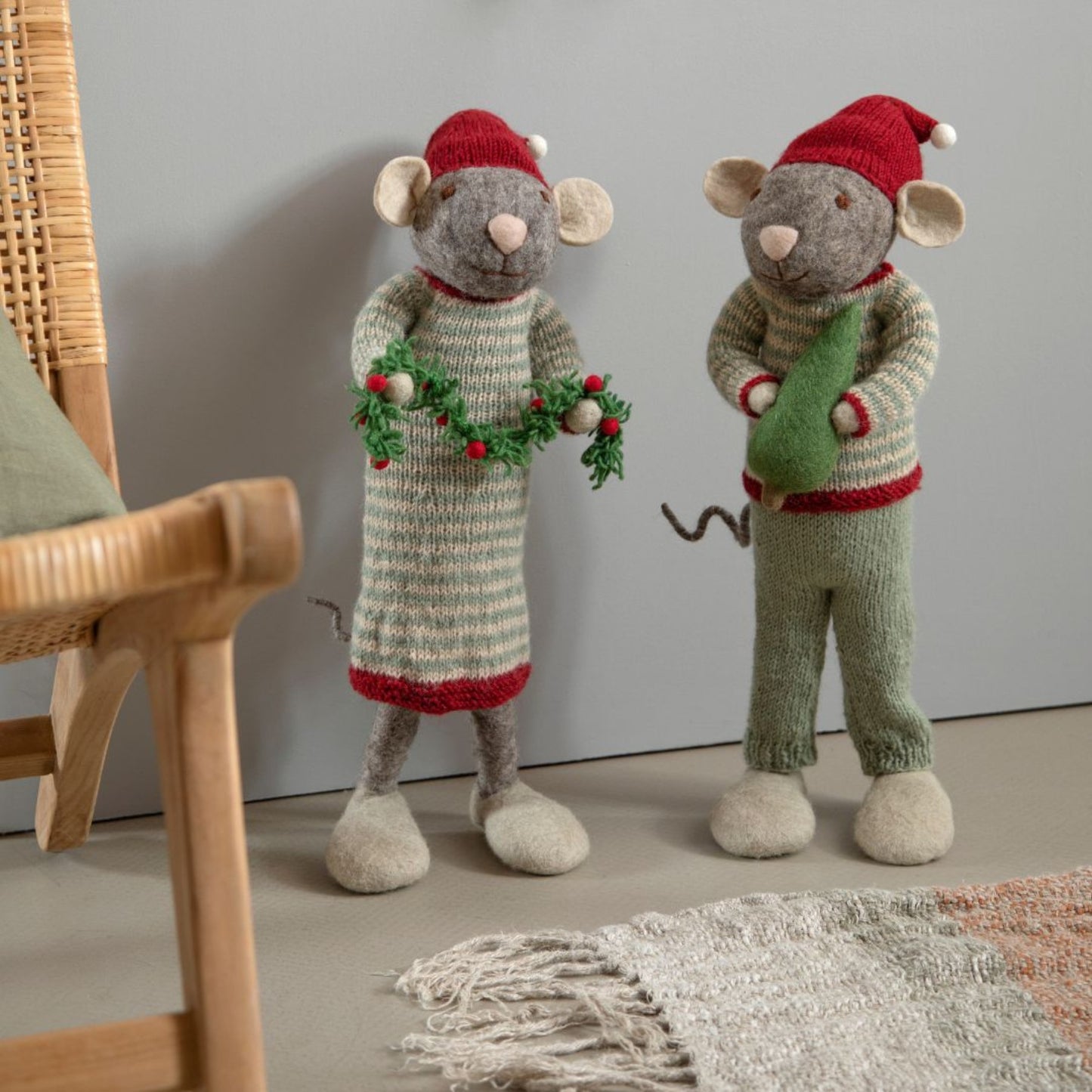 Gry_&_Sif._Filz_-_XXL_-_Weihnachtsmaus_mit_kleiner_Baum