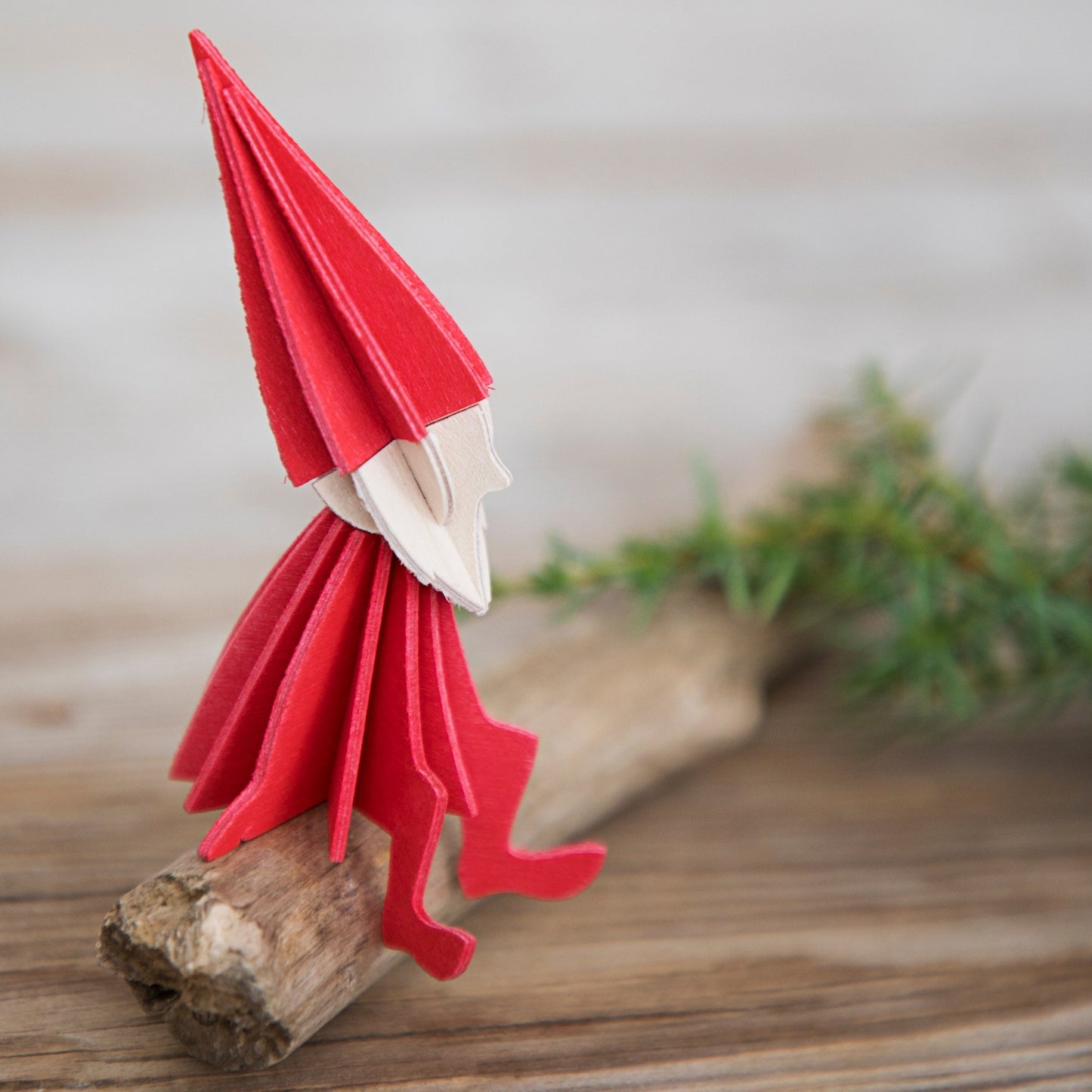 LOVI. Holzfigur Nisse Wichtel Elf - 16cm