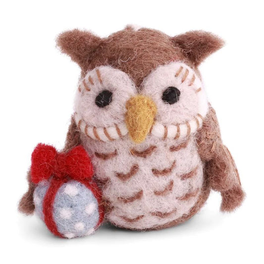Gry & Sif Filzfiguren Weihnachten kleine Eule mit Geschenk - Anhänger